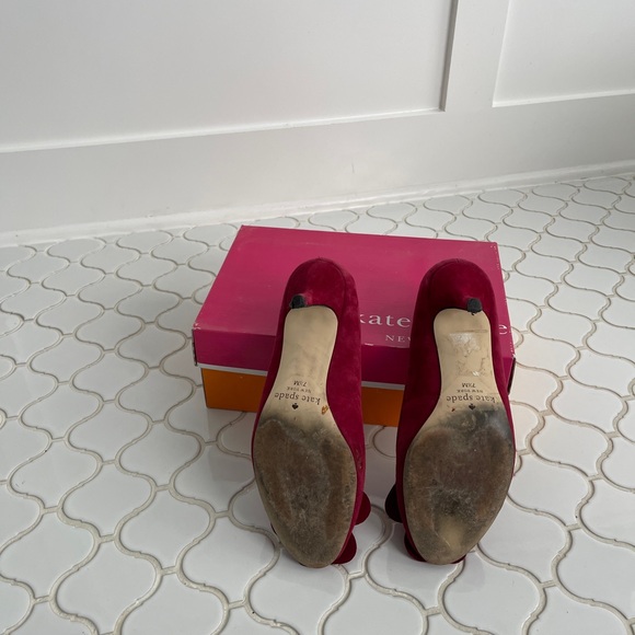 Kate Spade Carmen Ruby Suede heels with flower - Picture 5 of 5